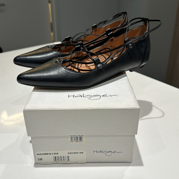 Halogen Lea Lace Up Flats in Size 5 - Picture 2 of 6